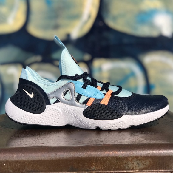 Nike Huarache E.D.G.E. Comfortable Retro Sneakers - Picture 1 of 8